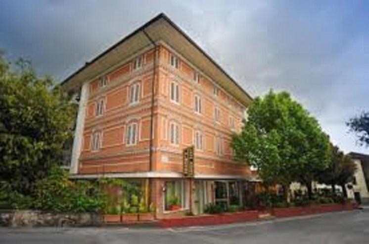 โฮเต็ล กาซา รอสซา Hotel มอนเตกาตินี แตร์เม ภายนอก รูปภาพ