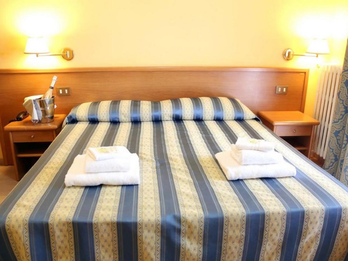 โฮเต็ล กาซา รอสซา Hotel มอนเตกาตินี แตร์เม ภายนอก รูปภาพ