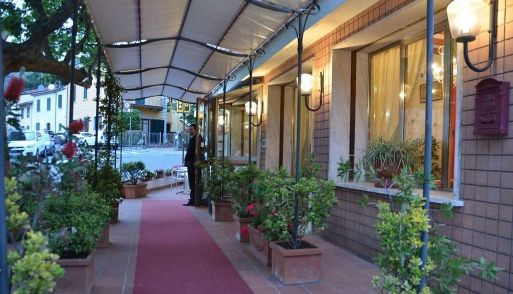 โฮเต็ล กาซา รอสซา Hotel มอนเตกาตินี แตร์เม ภายนอก รูปภาพ